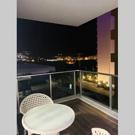 Luxury 1 1 Apartment, Gold Aura 公寓